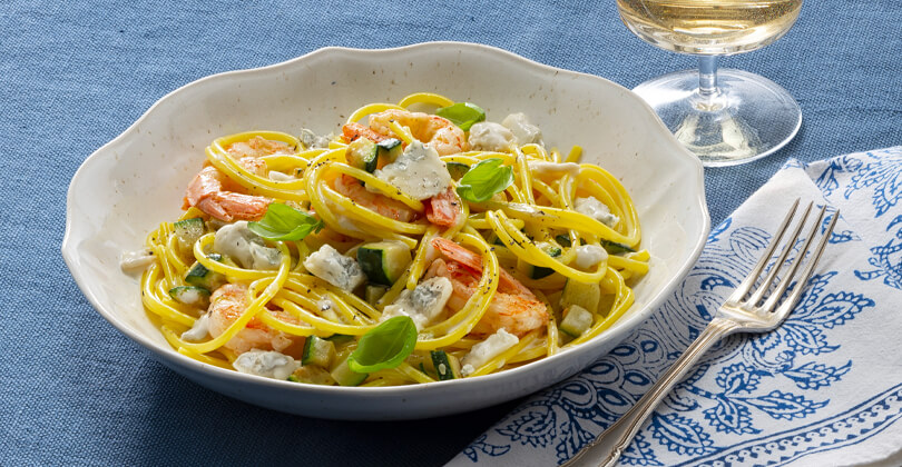 Spaghetti med söt Gorgonzola SUB, räkor, zucchini och basilika